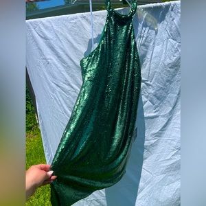 Sequin hunter green halter mini dress Lulu’s size XL NWT